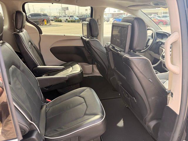 2022 Chrysler Pacifica Limited AWD