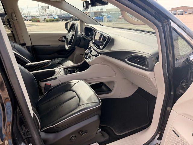 2022 Chrysler Pacifica Limited AWD