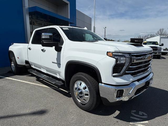 2026 Chevrolet Silverado 3500HD Crew Cab, Long Bed, LTZ Dual Rear Wheel, RWD