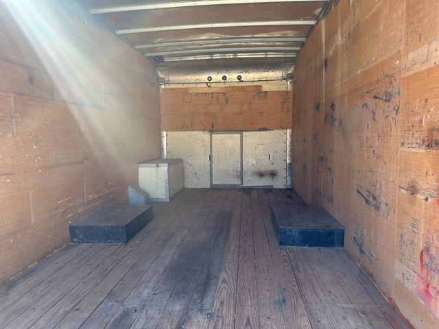 2004 Chevrolet Express Cutaway Base w/C7L/C7N
