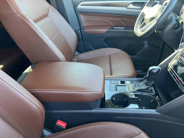 2022 Volkswagen Atlas 2.0T SE w/Technology