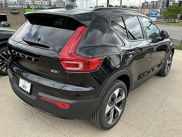 2026 Volvo XC40 Plus, B5 AWD Gas (mild hybrid), Dark