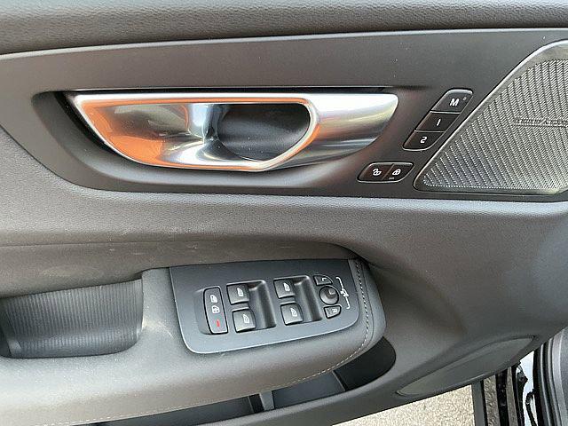 2026 Volvo XC60 Plug-In Hybrid Ultra, T8 AWD Electric/Gasoline, Dark