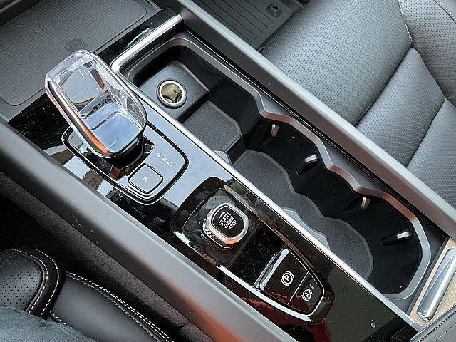 2026 Volvo XC60 Plug-In Hybrid Ultra, T8 AWD Electric/Gasoline, Dark