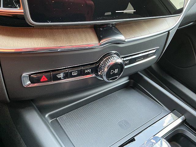 2026 Volvo XC60 Plug-In Hybrid Ultra, T8 AWD Electric/Gasoline, Dark