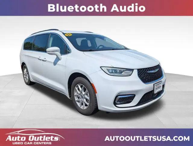 2022 Chrysler Pacifica Touring L for sale in Farmington, NY