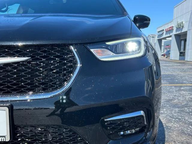 2026 Chrysler Pacifica Limited AWD