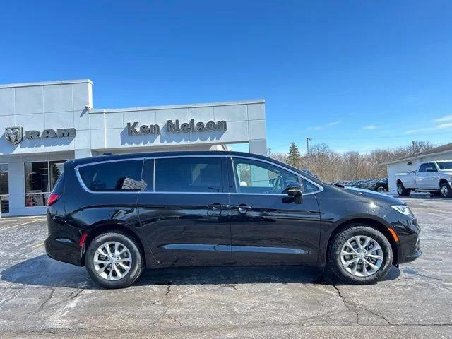 2026 Chrysler Pacifica Limited AWD