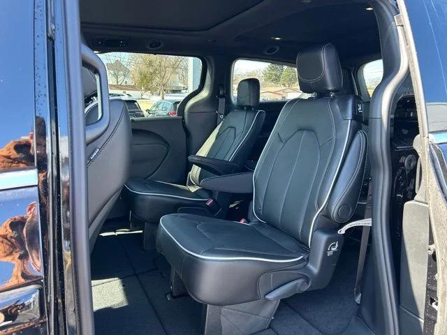 2026 Chrysler Pacifica Limited AWD