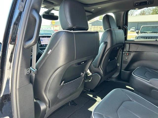 2026 Chrysler Pacifica Limited AWD