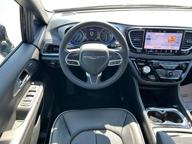 2026 Chrysler Pacifica Limited AWD