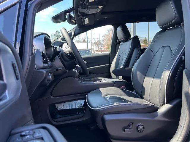 2026 Chrysler Pacifica Limited AWD
