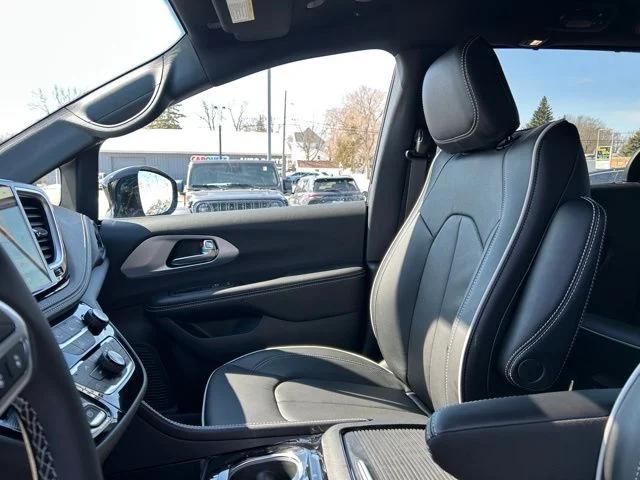 2026 Chrysler Pacifica Limited AWD