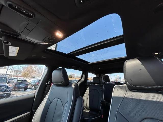 2026 Chrysler Pacifica Limited AWD