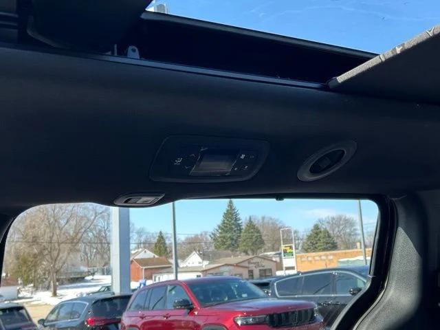 2026 Chrysler Pacifica Limited AWD