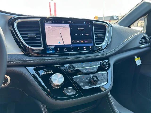 2026 Chrysler Pacifica Limited AWD