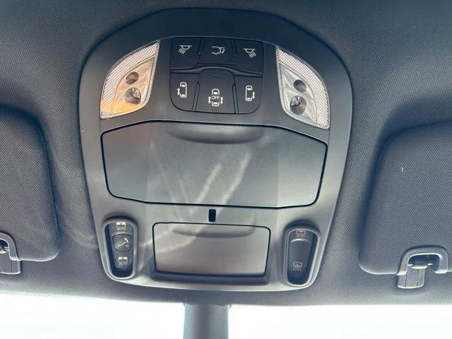 2026 Chrysler Pacifica Limited AWD