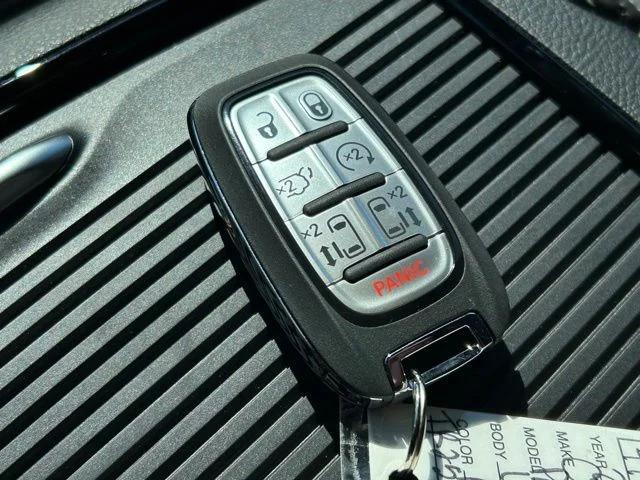 2026 Chrysler Pacifica Limited AWD