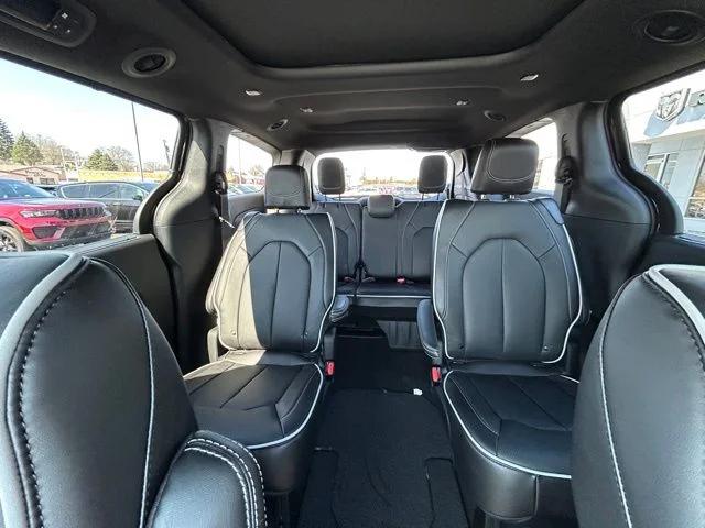 2026 Chrysler Pacifica Limited AWD