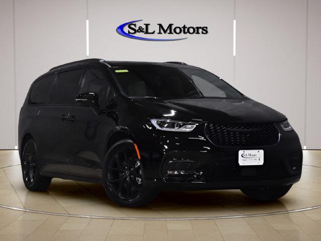 2026 Chrysler Pacifica Select for sale in Pulaski, WI