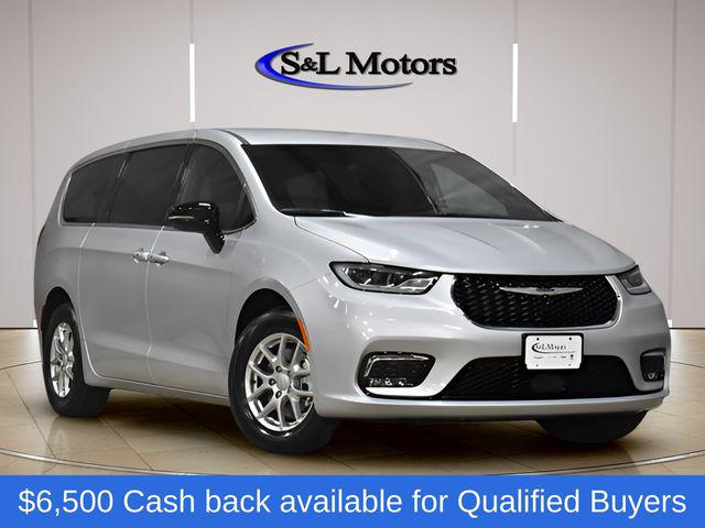2026 Chrysler Pacifica Select for sale in Pulaski, WI