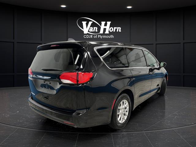 2026 Chrysler Voyager VOYAGER LX