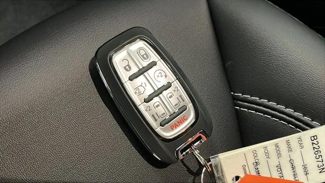 2026 Chrysler Voyager LX