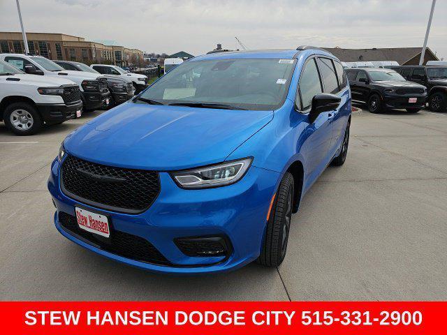2026 Chrysler Pacifica Limited AWD for sale in Urbandale, IA