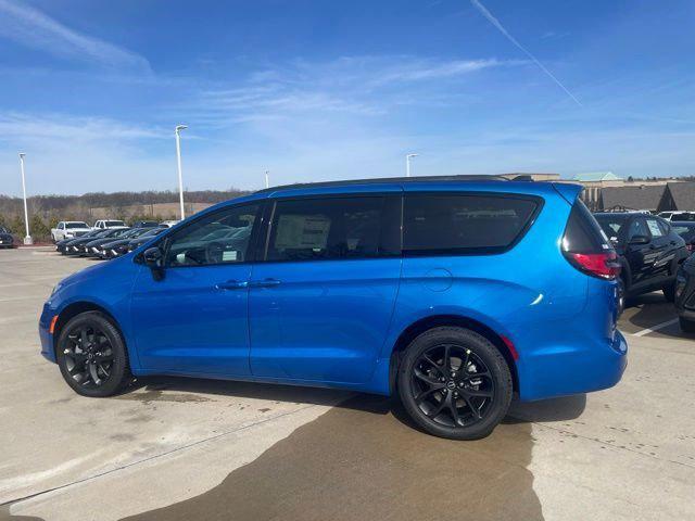 2026 Chrysler Pacifica PACIFICA LIMITED AWD