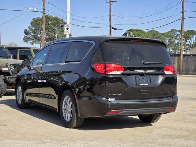 2026 Chrysler Voyager VOYAGER LX