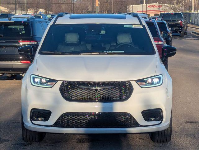 2026 Chrysler Pacifica Select AWD