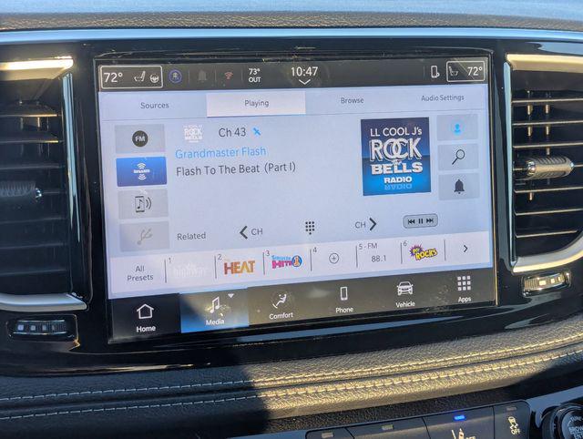 2026 Chrysler Pacifica Select AWD