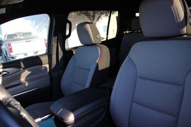 2024 Chevrolet Traverse FWD LT