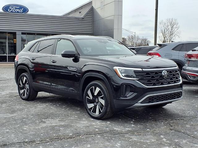 2025 Volkswagen Atlas Cross Sport 2.0T SE w/Technology for sale in Royal Oak, MI