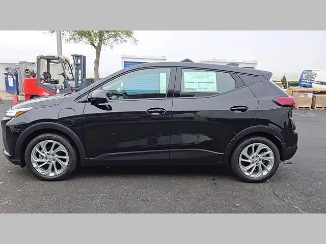 2027 Chevrolet Bolt LT FWD