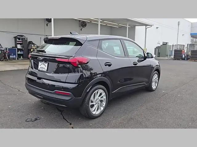 2027 Chevrolet Bolt LT FWD
