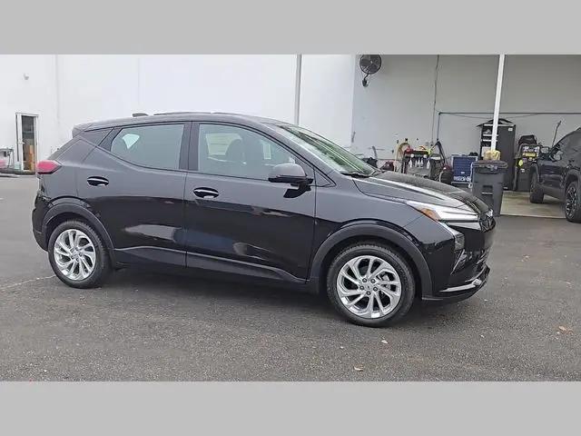 2027 Chevrolet Bolt LT FWD