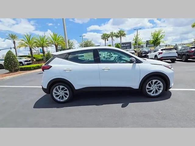 2027 Chevrolet Bolt LT FWD