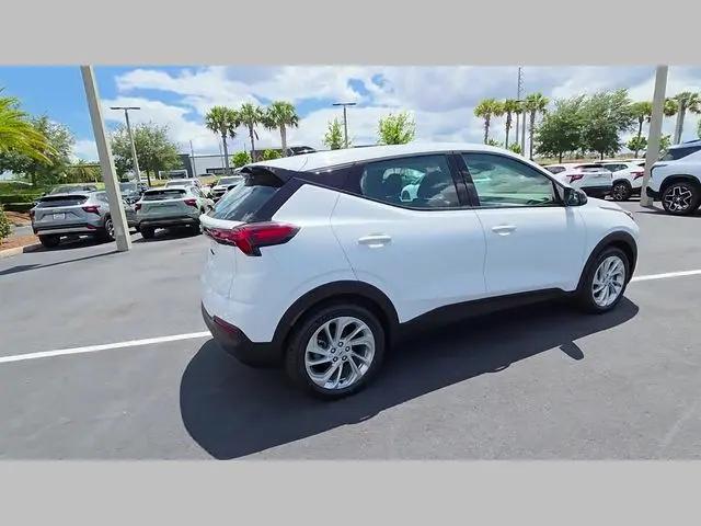 2027 Chevrolet Bolt LT FWD