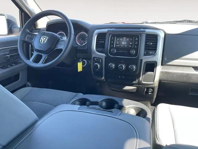2019 Ram 1500 Classic SLT Crew Cab 4x2 6'4" Box