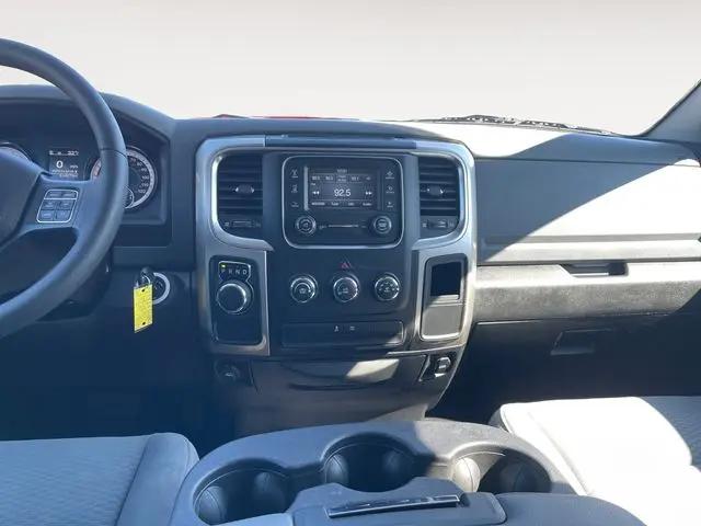 2019 Ram 1500 Classic SLT Crew Cab 4x2 6'4" Box