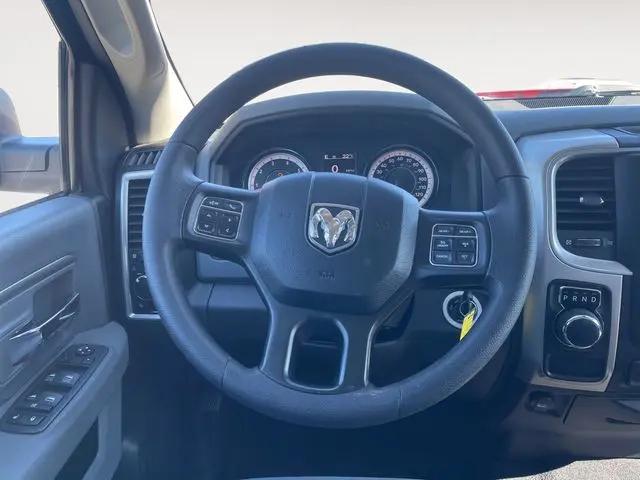 2019 Ram 1500 Classic SLT Crew Cab 4x2 6'4" Box