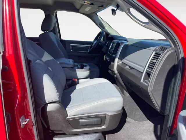 2019 Ram 1500 Classic SLT Crew Cab 4x2 6'4" Box