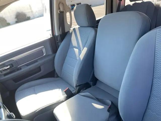 2019 Ram 1500 Classic SLT Crew Cab 4x2 6'4" Box