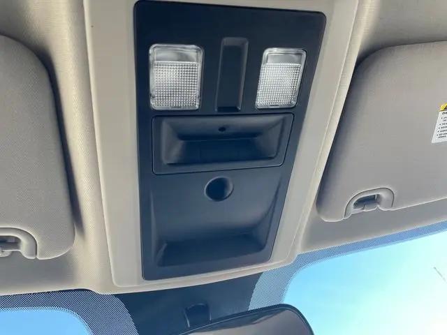 2019 Ram 1500 Classic SLT Crew Cab 4x2 6'4" Box