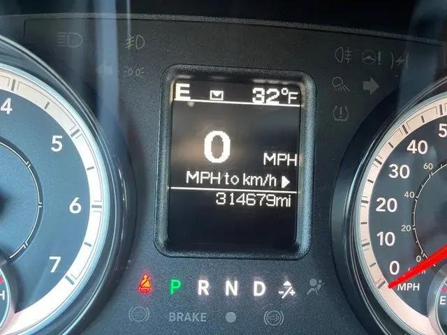 2019 Ram 1500 Classic SLT Crew Cab 4x2 6'4" Box