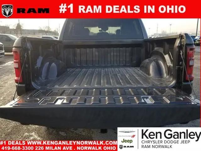 2025 Ram 1500 Big Horn Crew Cab 4x4 5'7" Box