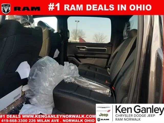 2025 Ram 1500 Big Horn Crew Cab 4x4 5'7" Box