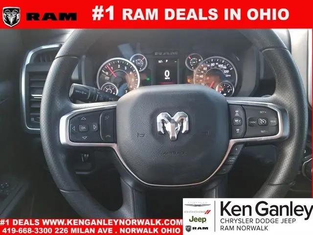 2025 Ram 1500 Big Horn Crew Cab 4x4 5'7" Box