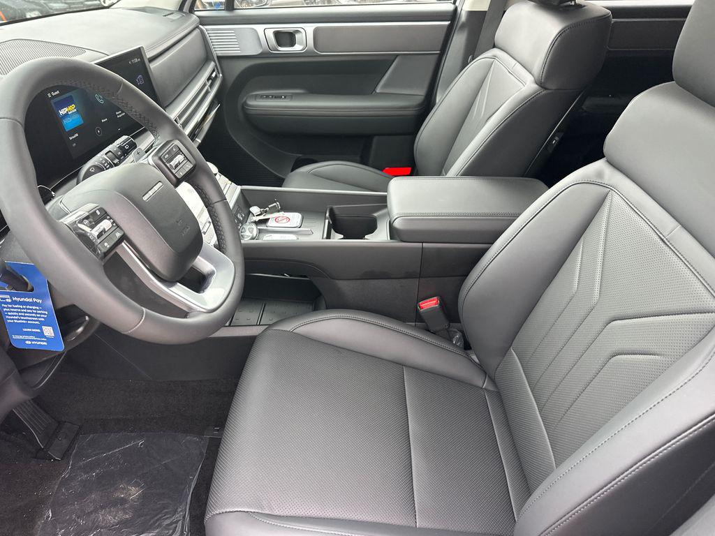 New 2026 White HYUNDAI SEL FWD image 10